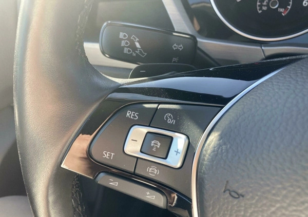 Volkswagen Touran cena 102900 przebieg: 112019, rok produkcji 2020 z Chrzanów małe 704